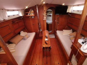 Cozy Sailboat experience